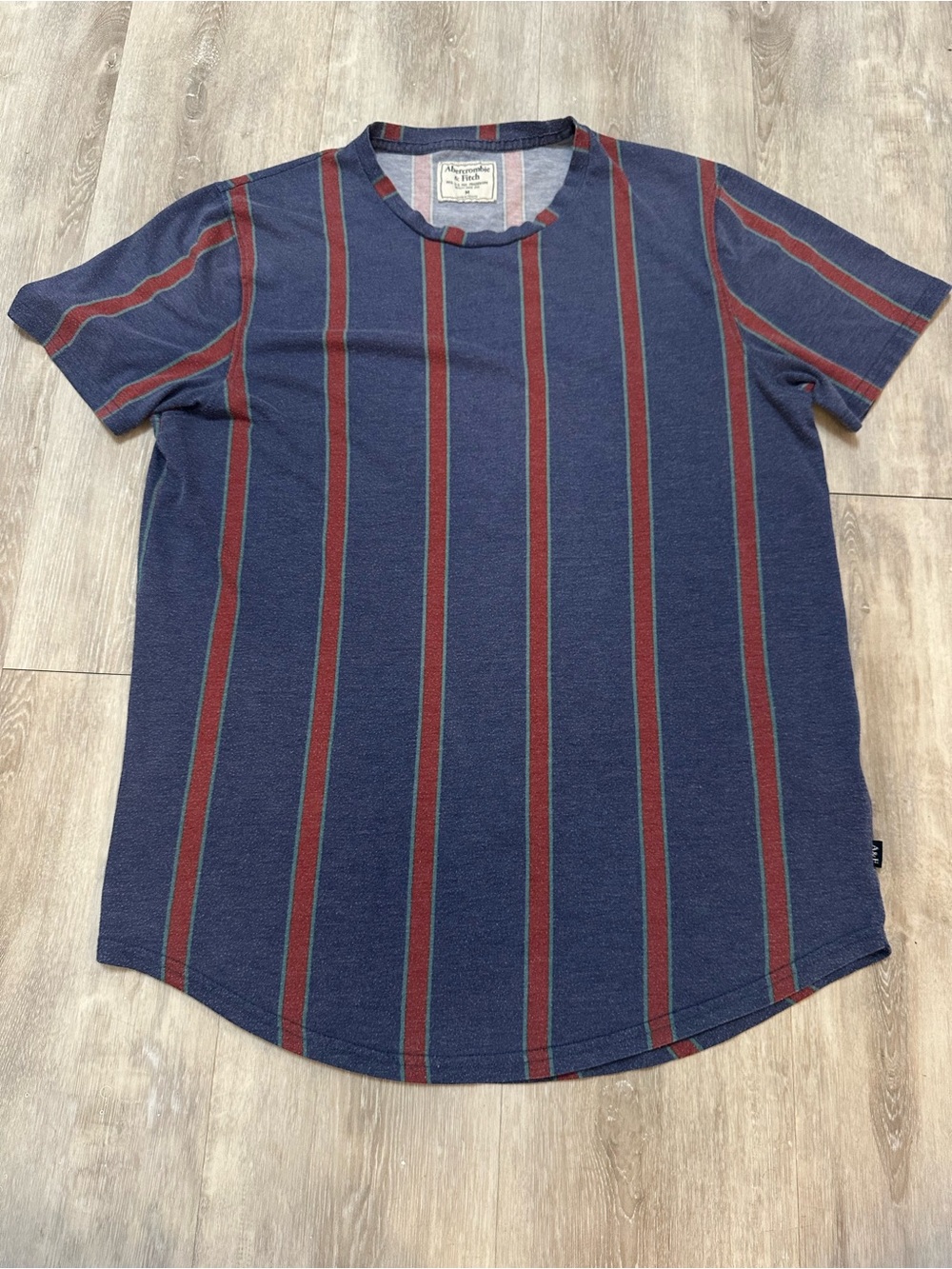Abercrombie & Fitch Men’s Navy Tee, Medium